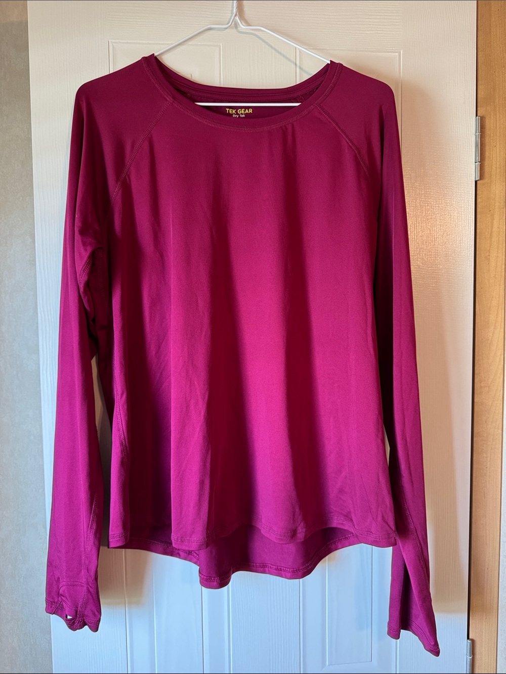 tek gear Long-Sleeve Performance Top in Berry Pink